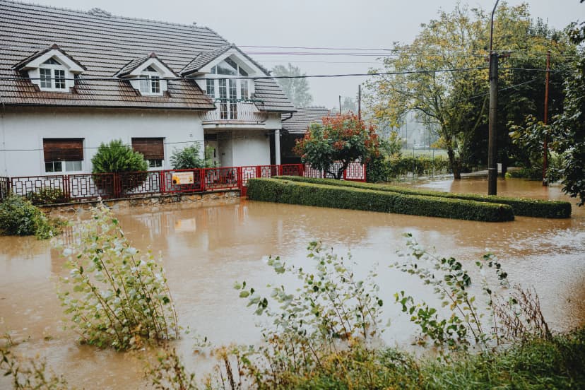Flood Risk & Home Value: What Homeowners Must Know Now