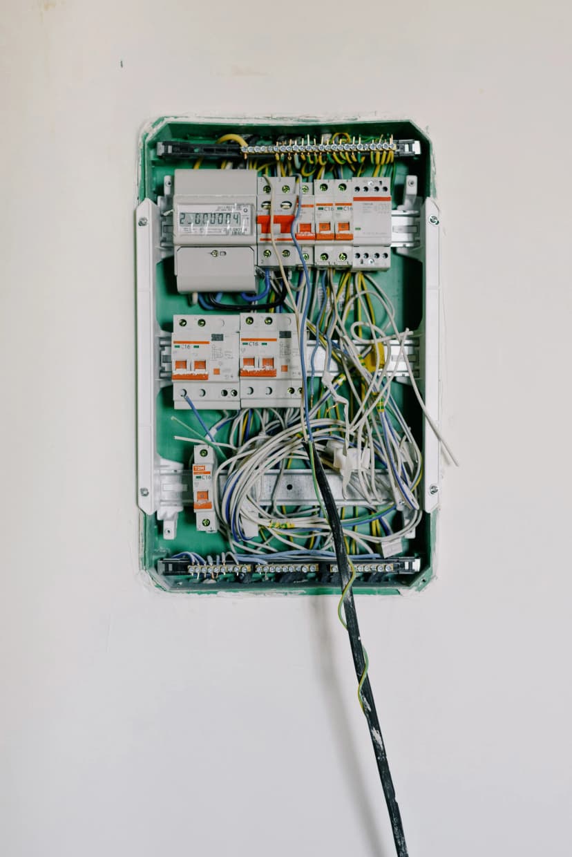 Old Tech & UK Property Insurance: A Costly Trap?